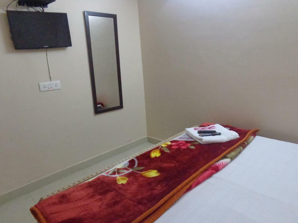 Delhi Inn,Walk In Nizamuddin Railway Station Yeni Delhi Dış mekan fotoğraf
