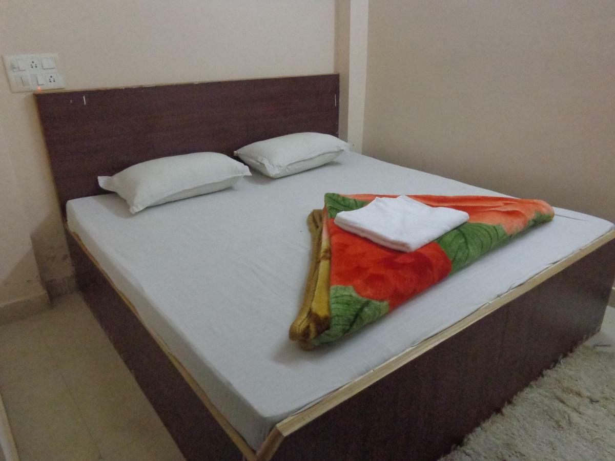 Delhi Inn,Walk In Nizamuddin Railway Station Yeni Delhi Dış mekan fotoğraf
